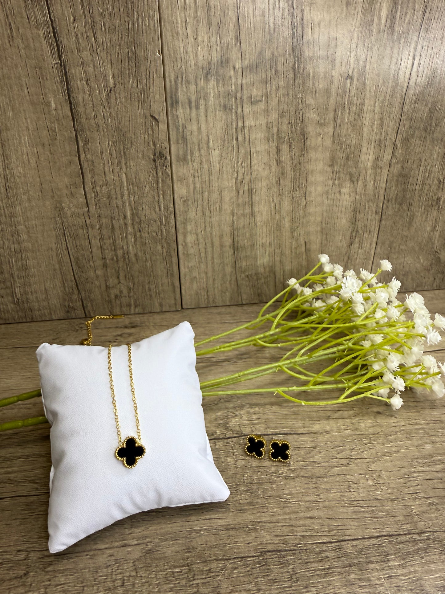 Set clover dorado